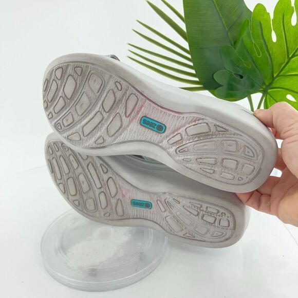 Bzees Women's Desire Sandals 11 Wedge Heel Slip On Silver Textile Casual Comfy - Picture 13 of 14